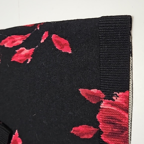 Talbots Petite Red & Black Floral Pure Merino Wool 3/4 Sleeve Top #W-875 - Picture 7 of 11